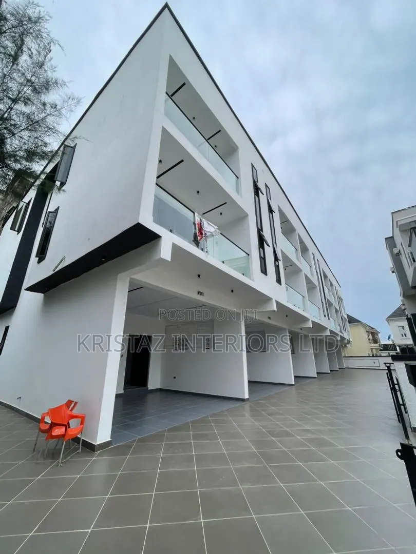 4bdrm Townhouse/Terrace in Ikota for sale