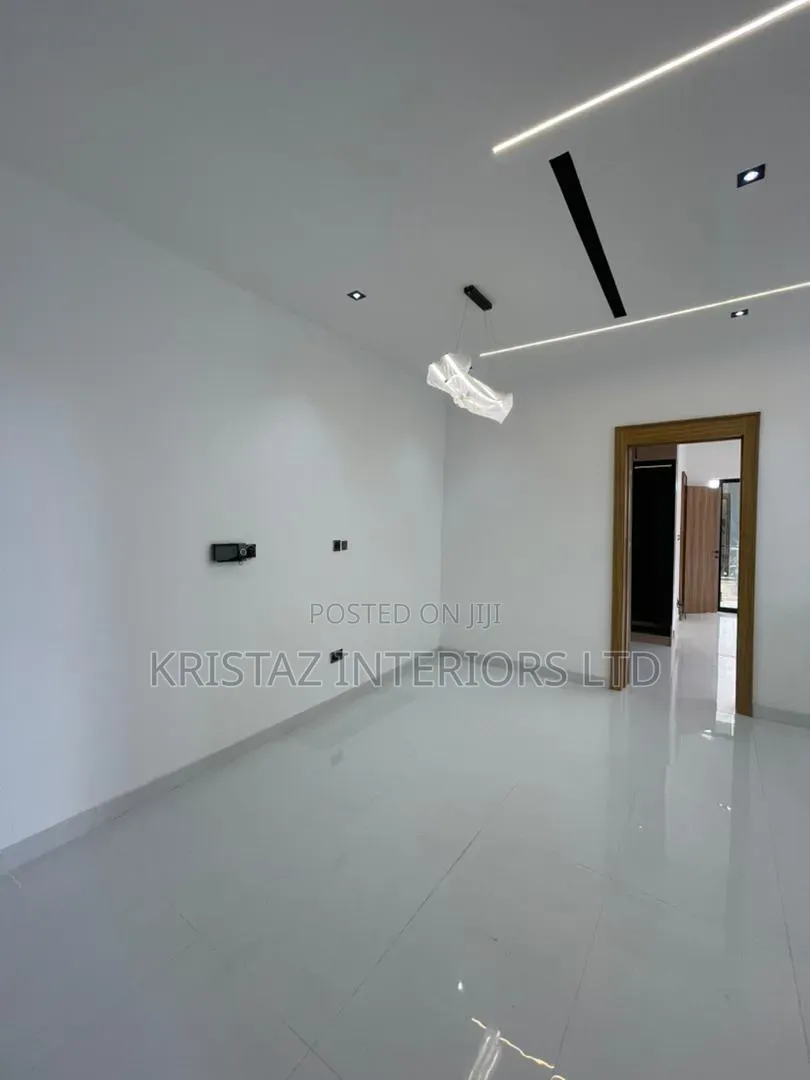 4bdrm Townhouse/Terrace in Ikota for sale
