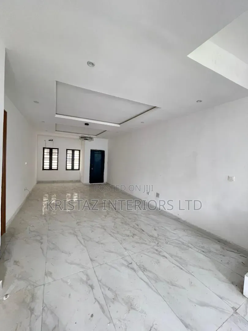 4bdrm Townhouse/Terrace in Ikate for sale