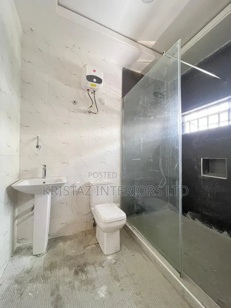 4bdrm Townhouse/Terrace in Ikate for sale