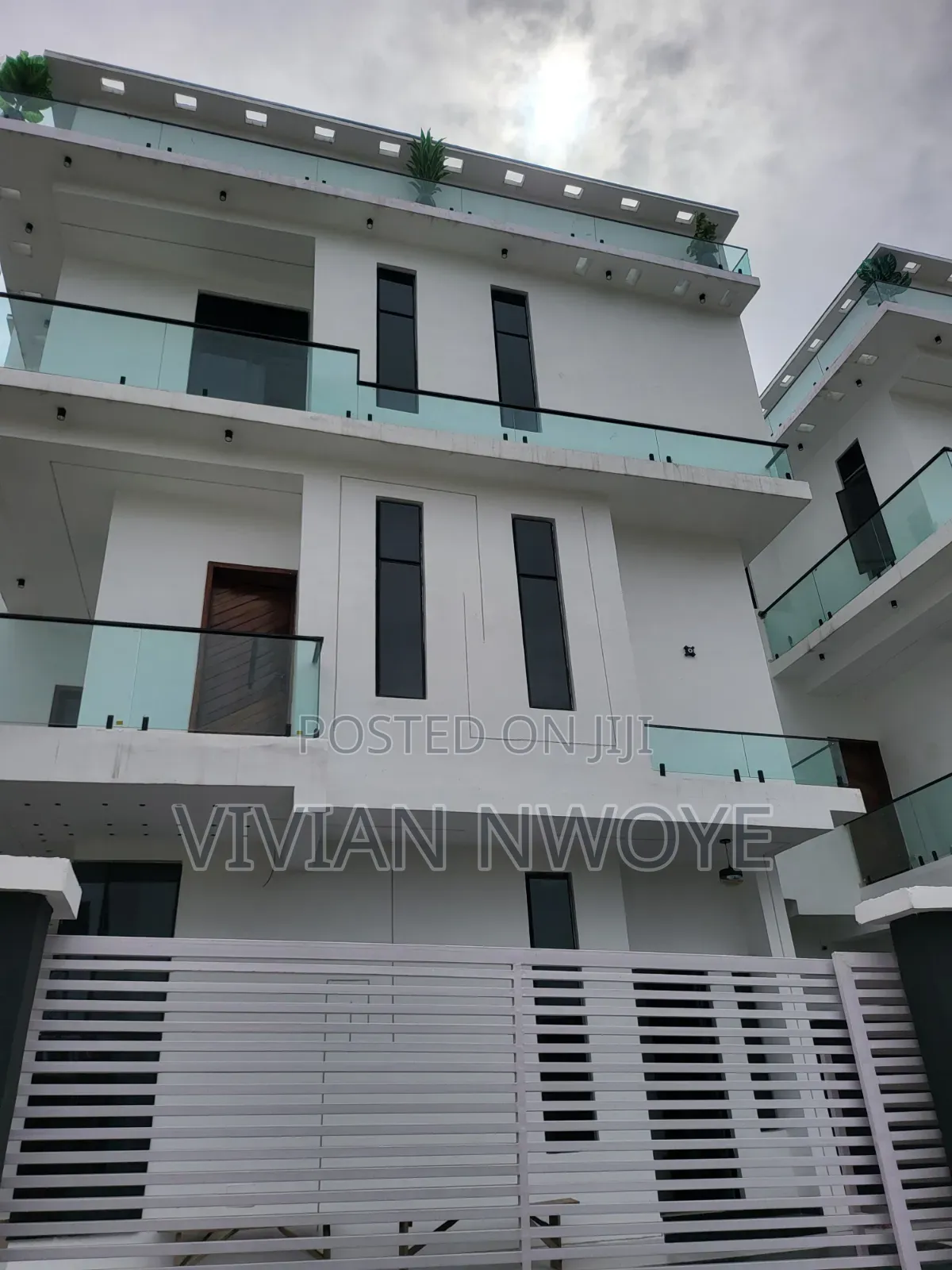5bdrm Duplex in Olokonla for sale