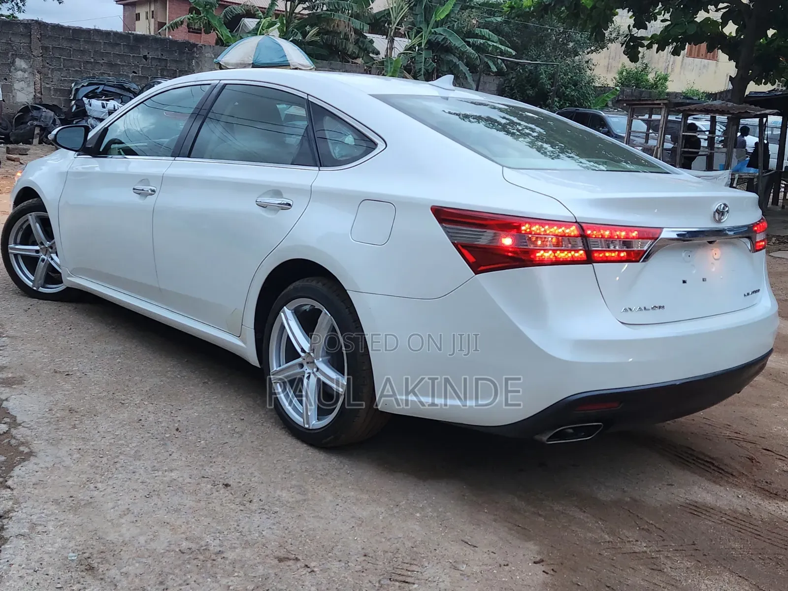 Toyota Avalon Limited 4dr Sedan (3.5L 6cyl 6A) 2014 White
