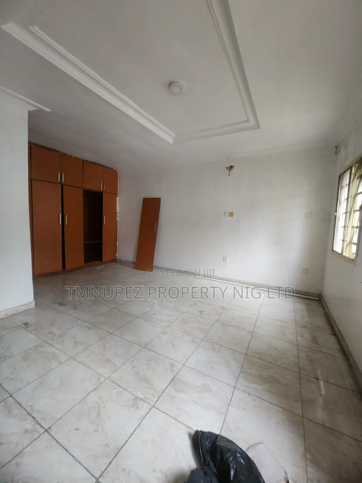 Studio Apartment in Chevron for rent