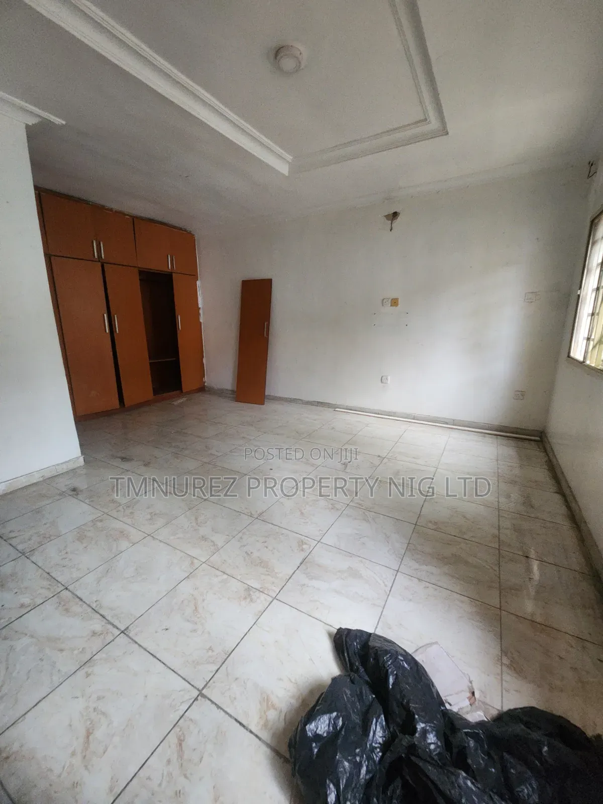 Studio Apartment in Chevron for rent