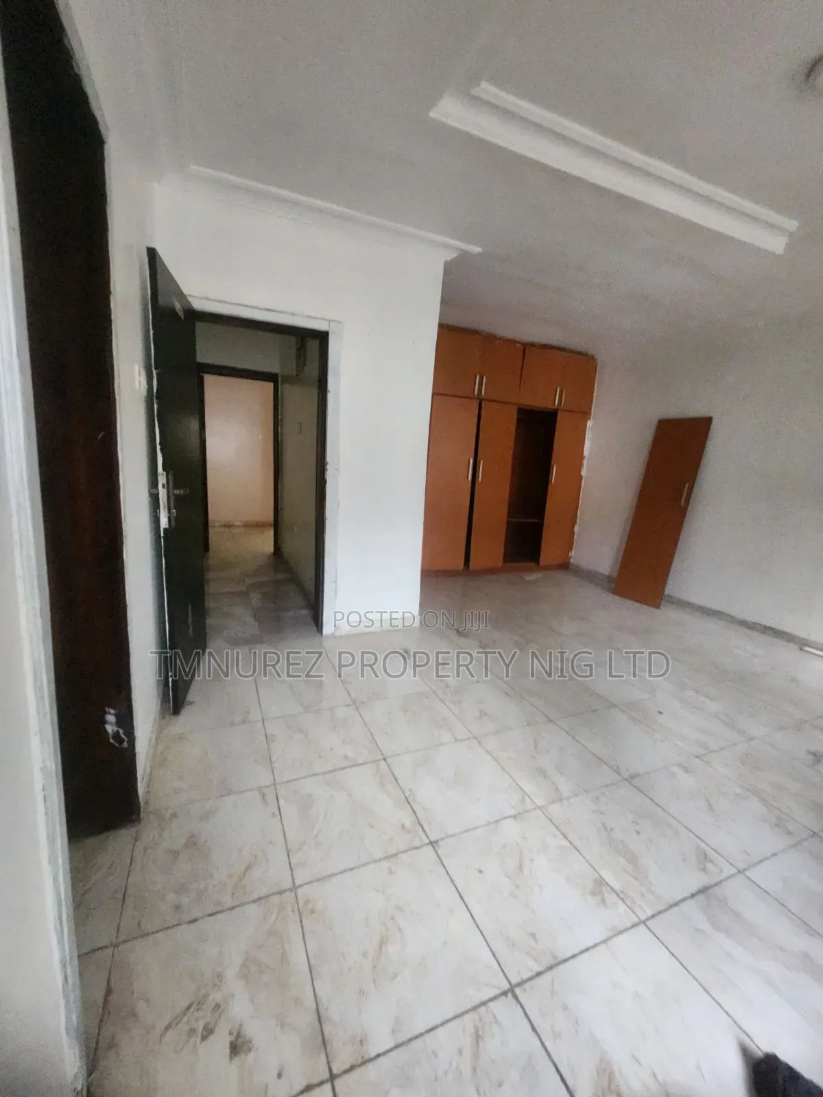 Studio Apartment in Chevron for rent