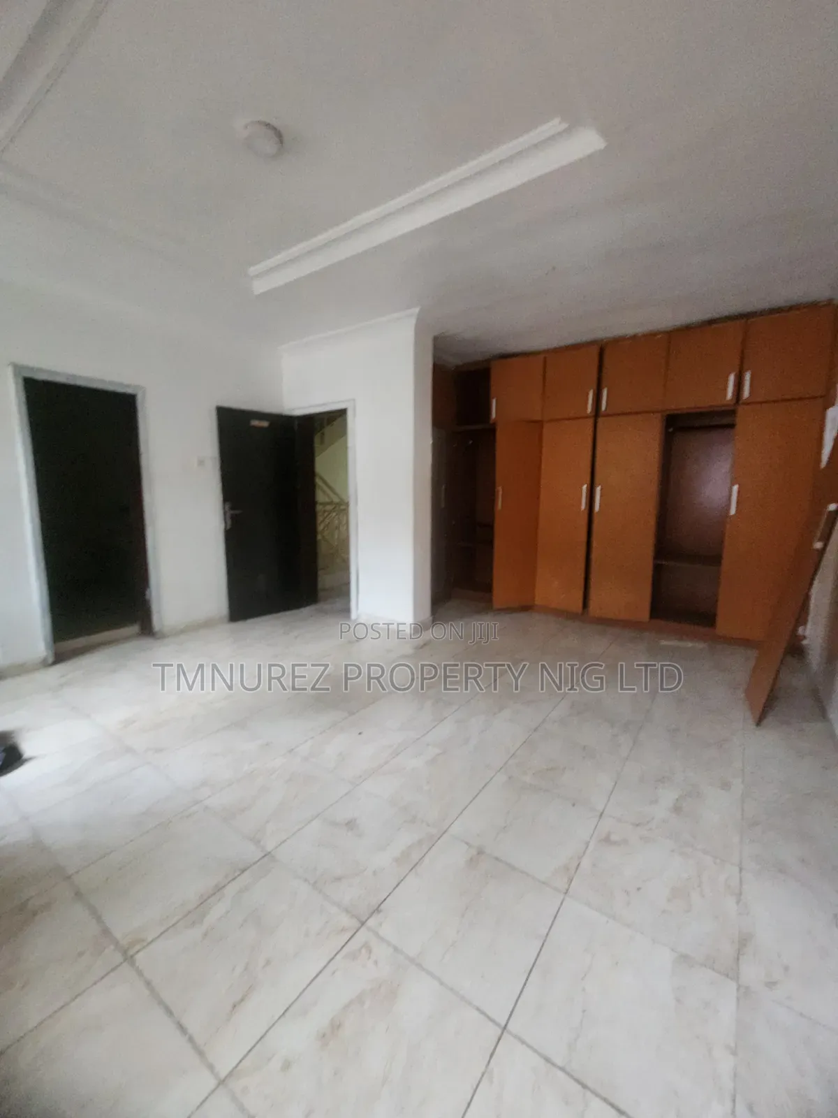 Studio Apartment in Chevron for rent