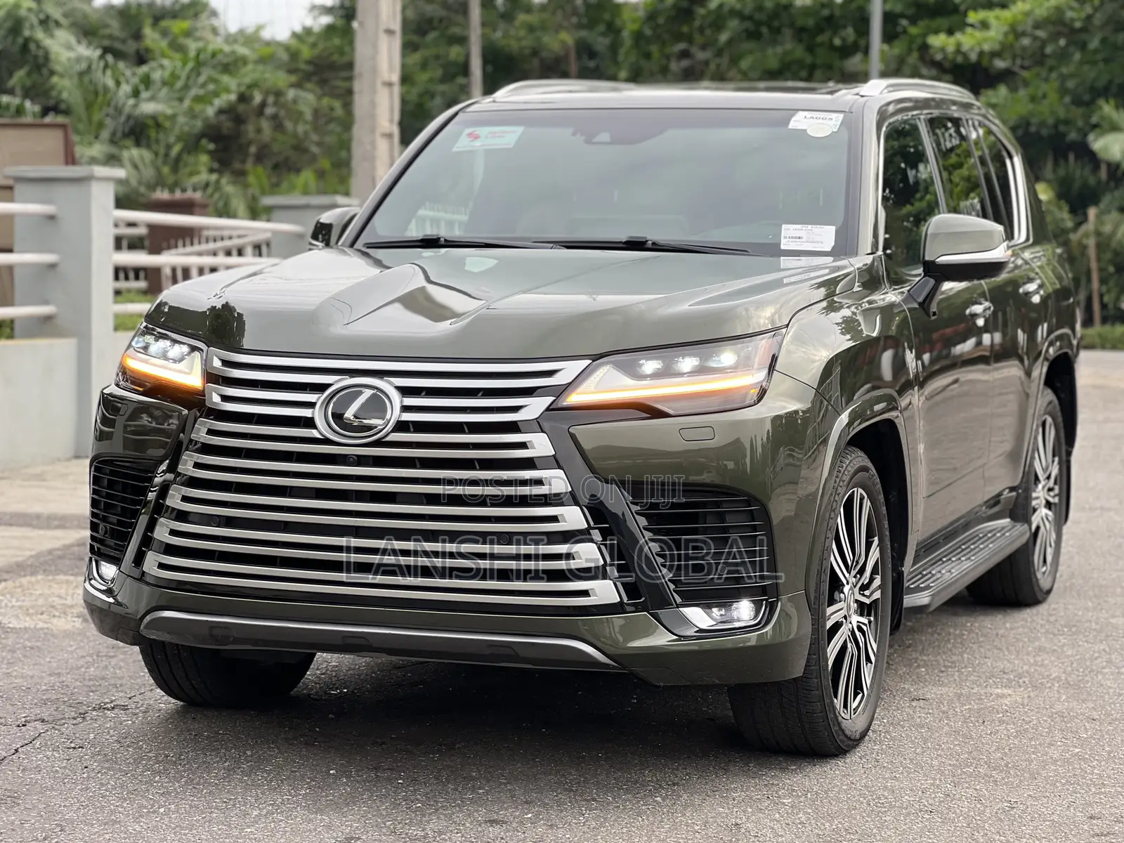 Lexus LX 600 2022 Green