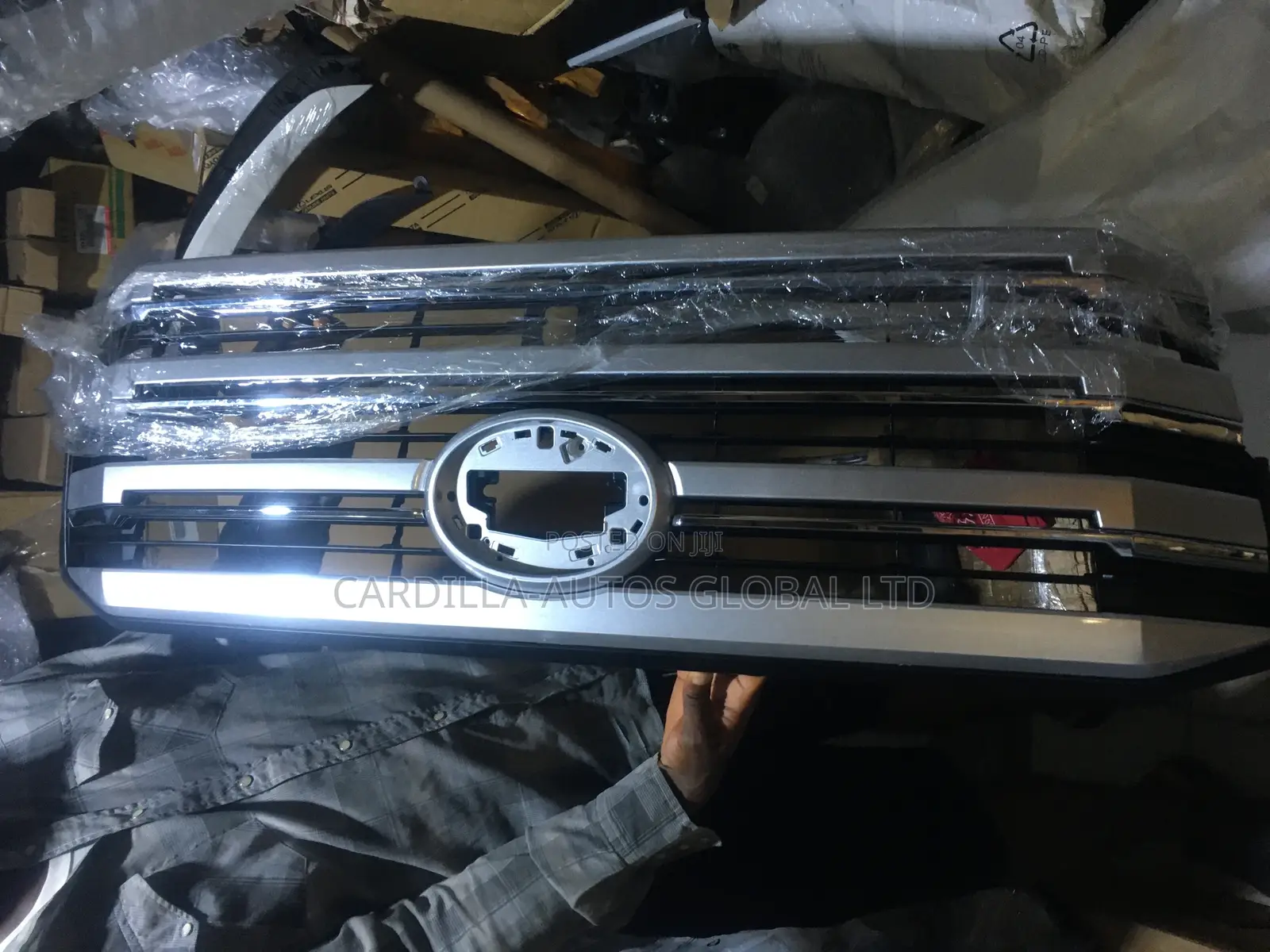 Front Grille Toyota Land Cruiser 2023