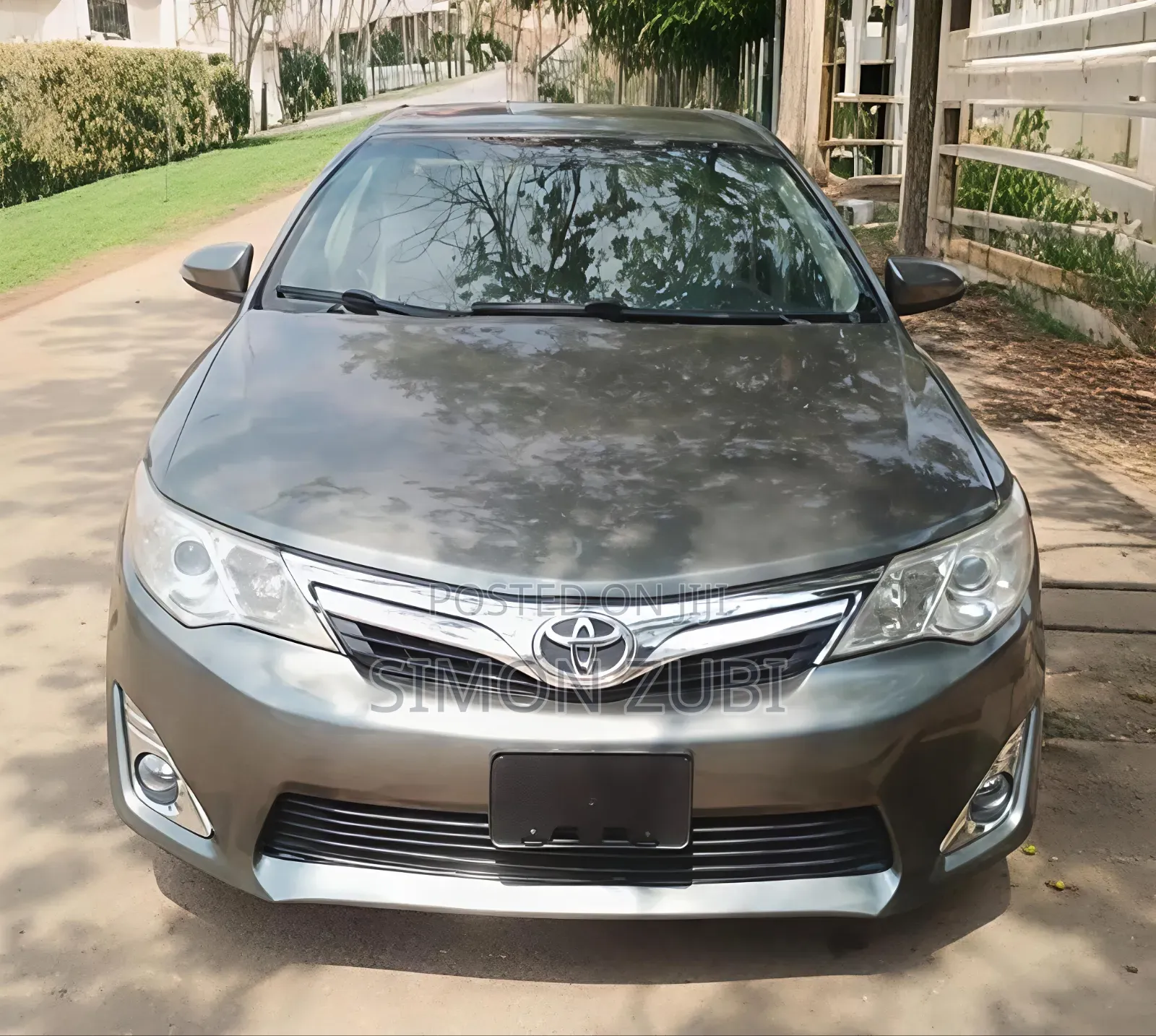 Toyota Camry XLE 4dr Sedan (2.5L 4cyl 6A) 2013 Gray