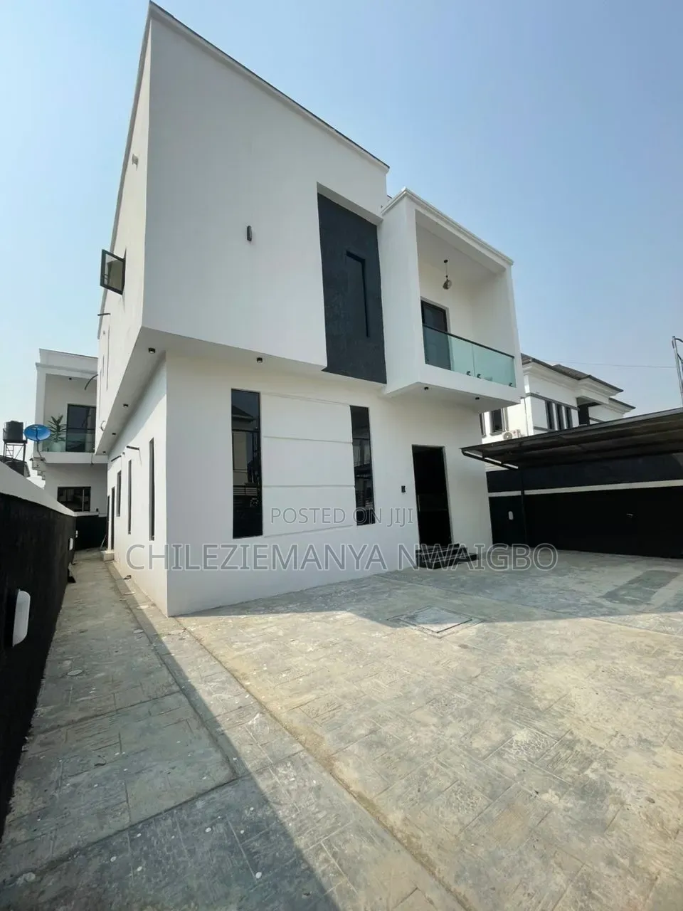 4bdrm Duplex in Thomas Estate for sale