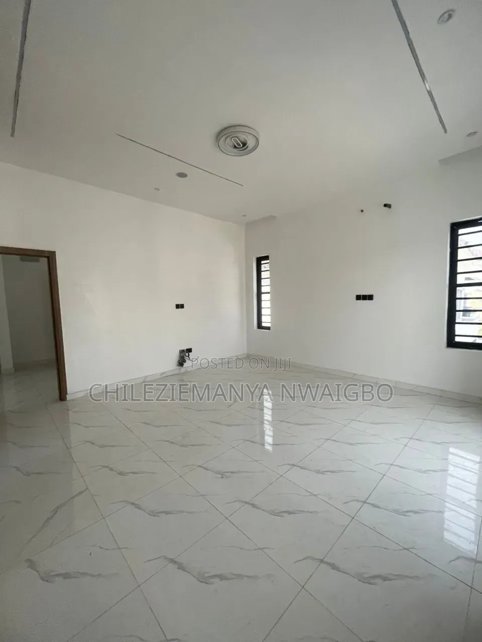 4bdrm Duplex in Thomas Estate for sale