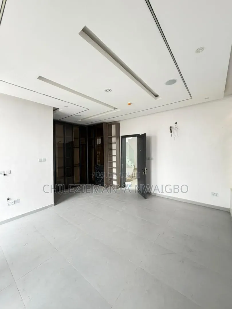 4bdrm Duplex in Omole Phase 2 for sale