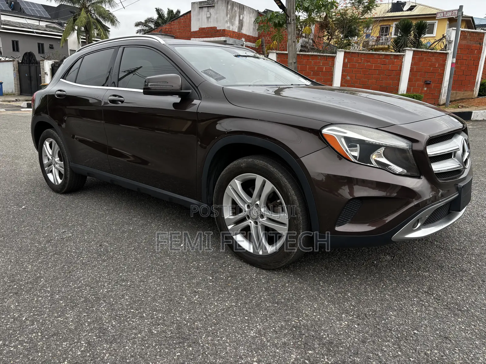 Mercedes-Benz GLA 250 2015 Brown