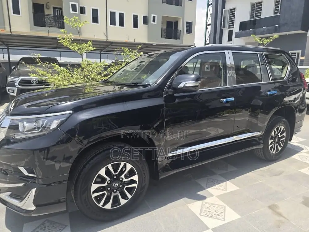 Toyota Land Cruiser Prado 4.0 Petrol TX-L 2017 Black