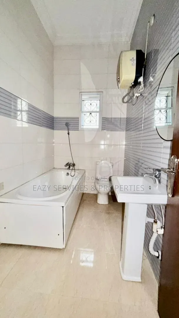 5bdrm Duplex in Parkview Estate for rent