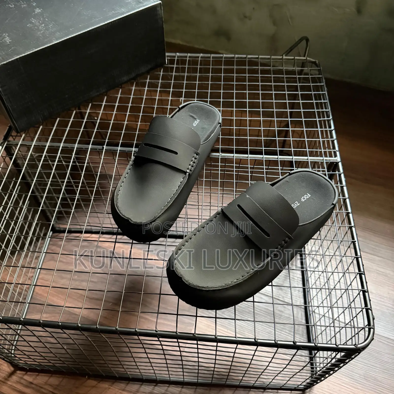 Original the Naple Wrapped Oil Leather Clogs