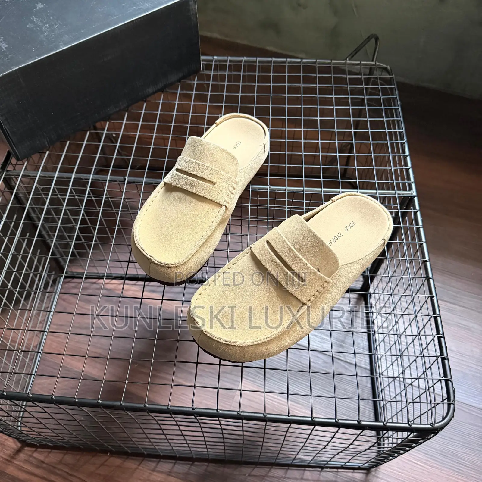 Original the Naple Wrapped Oil Leather Clogs