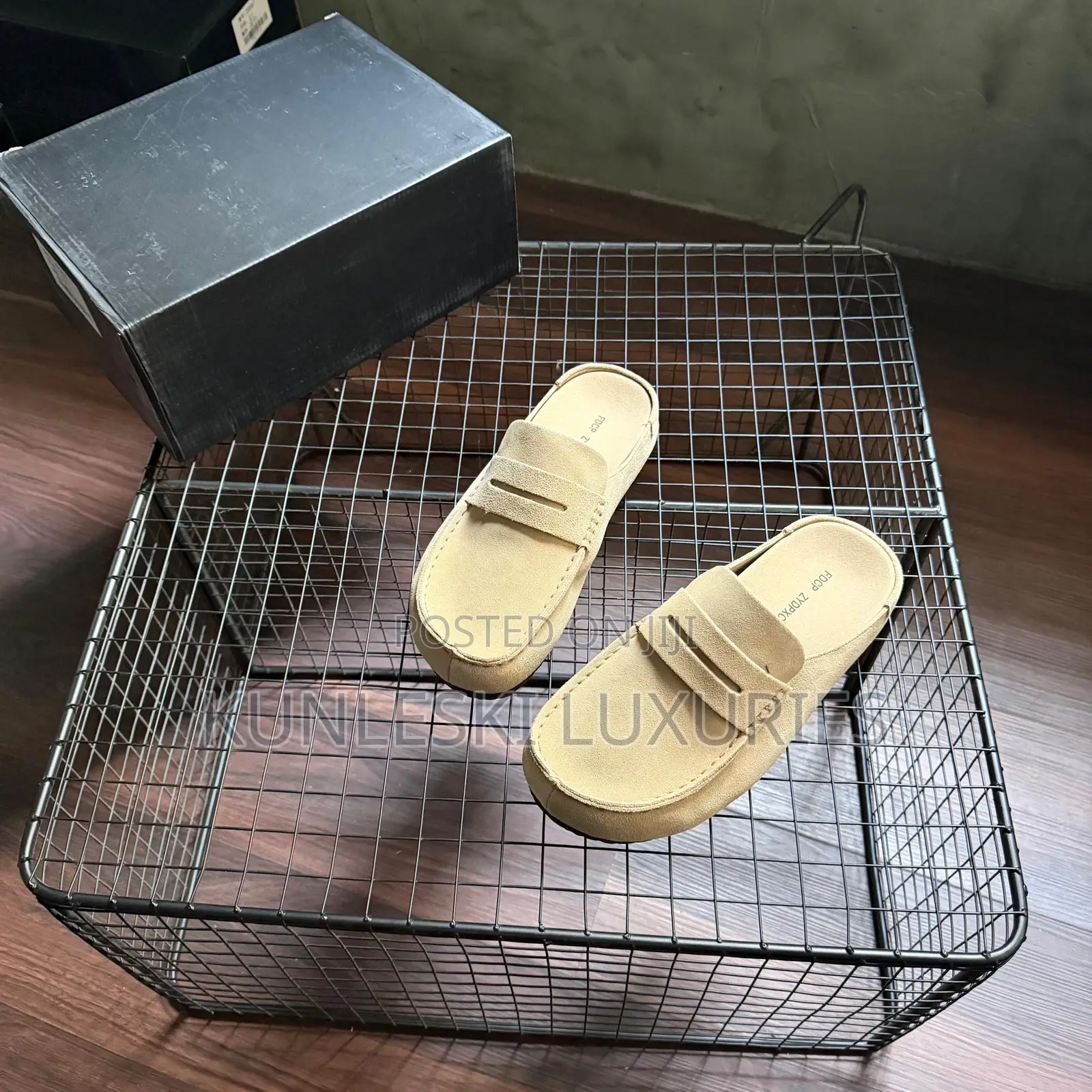 Original the Naple Wrapped Oil Leather Clogs