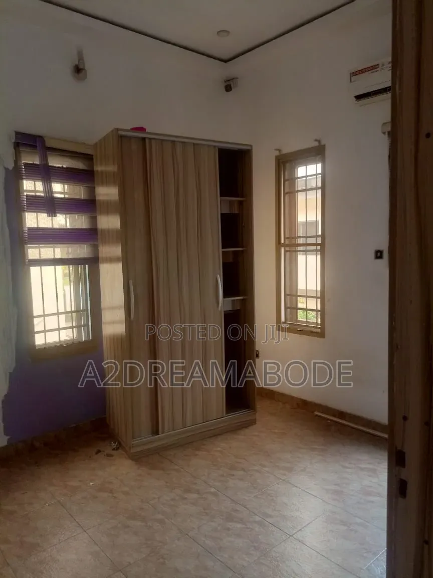 4bdrm Duplex in Magodo Phase 2 for rent