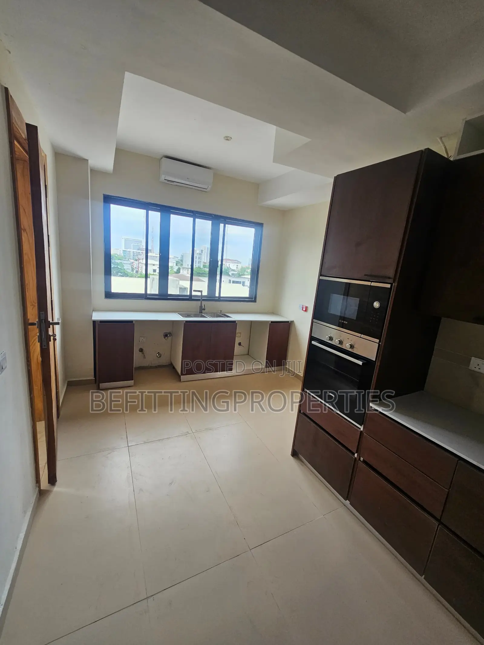 3bdrm Apartment in Victoria Island for sale