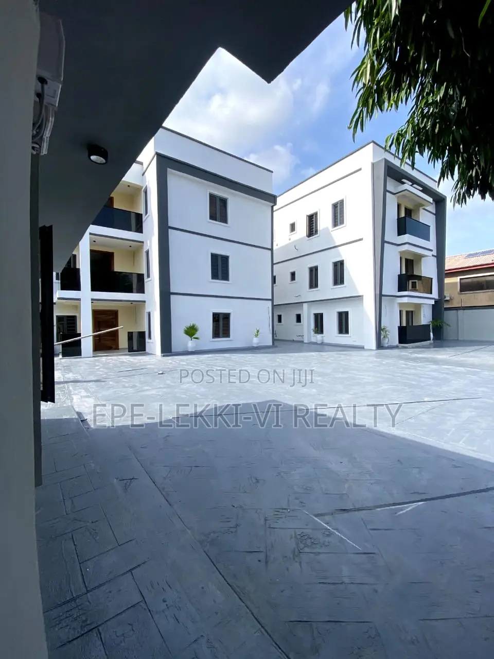 3bdrm Apartment in Ajah for sale