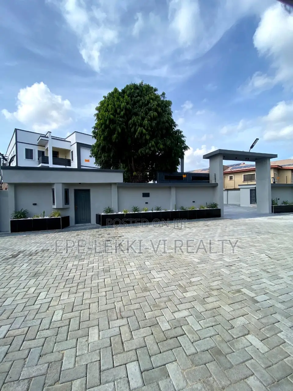 3bdrm Apartment in Ajah for sale