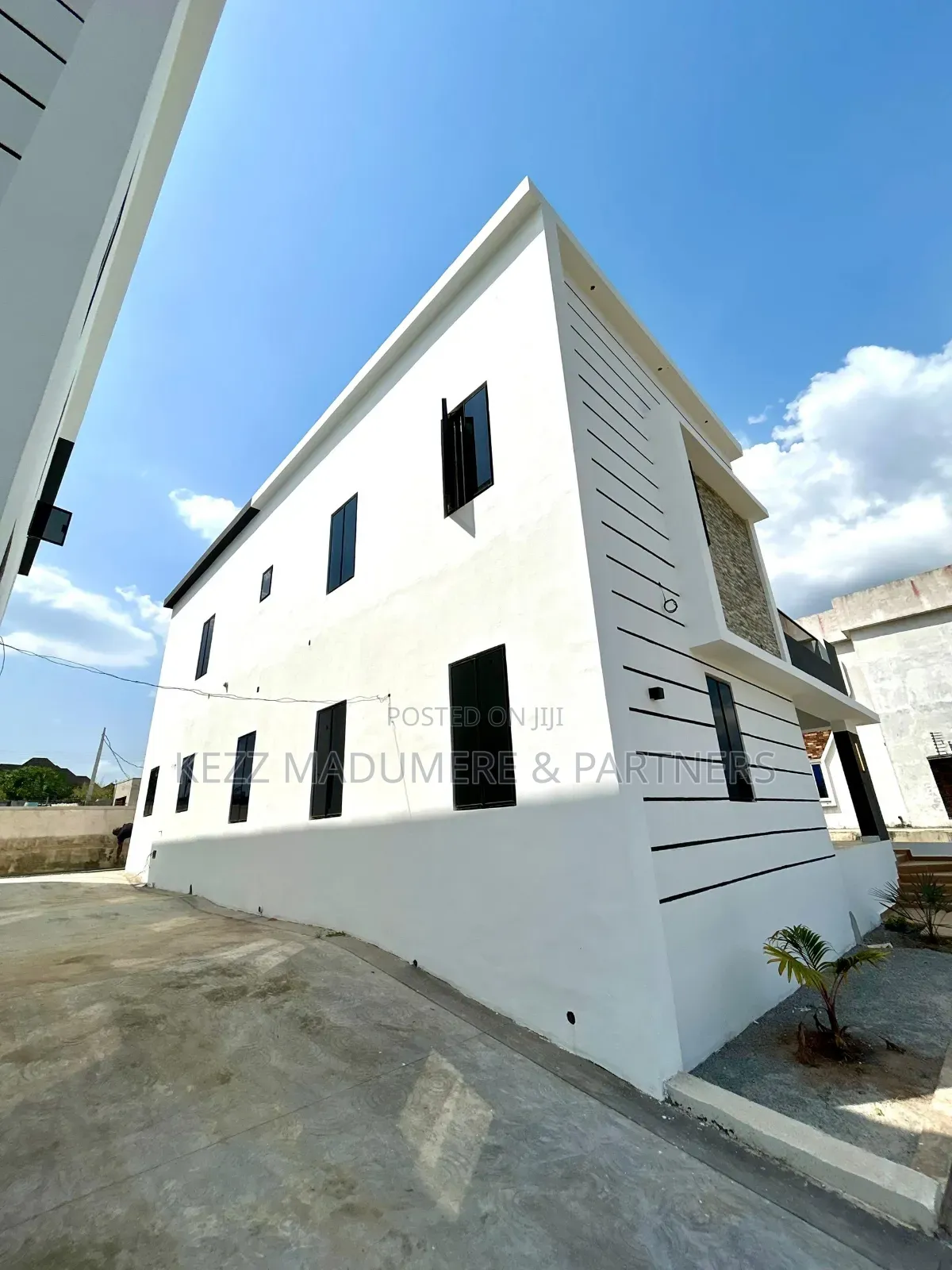 4bdrm Duplex in Hilltop Estate New for sale