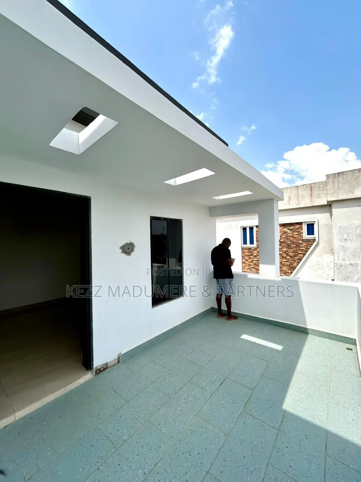 4bdrm Duplex in Hilltop Estate New for sale