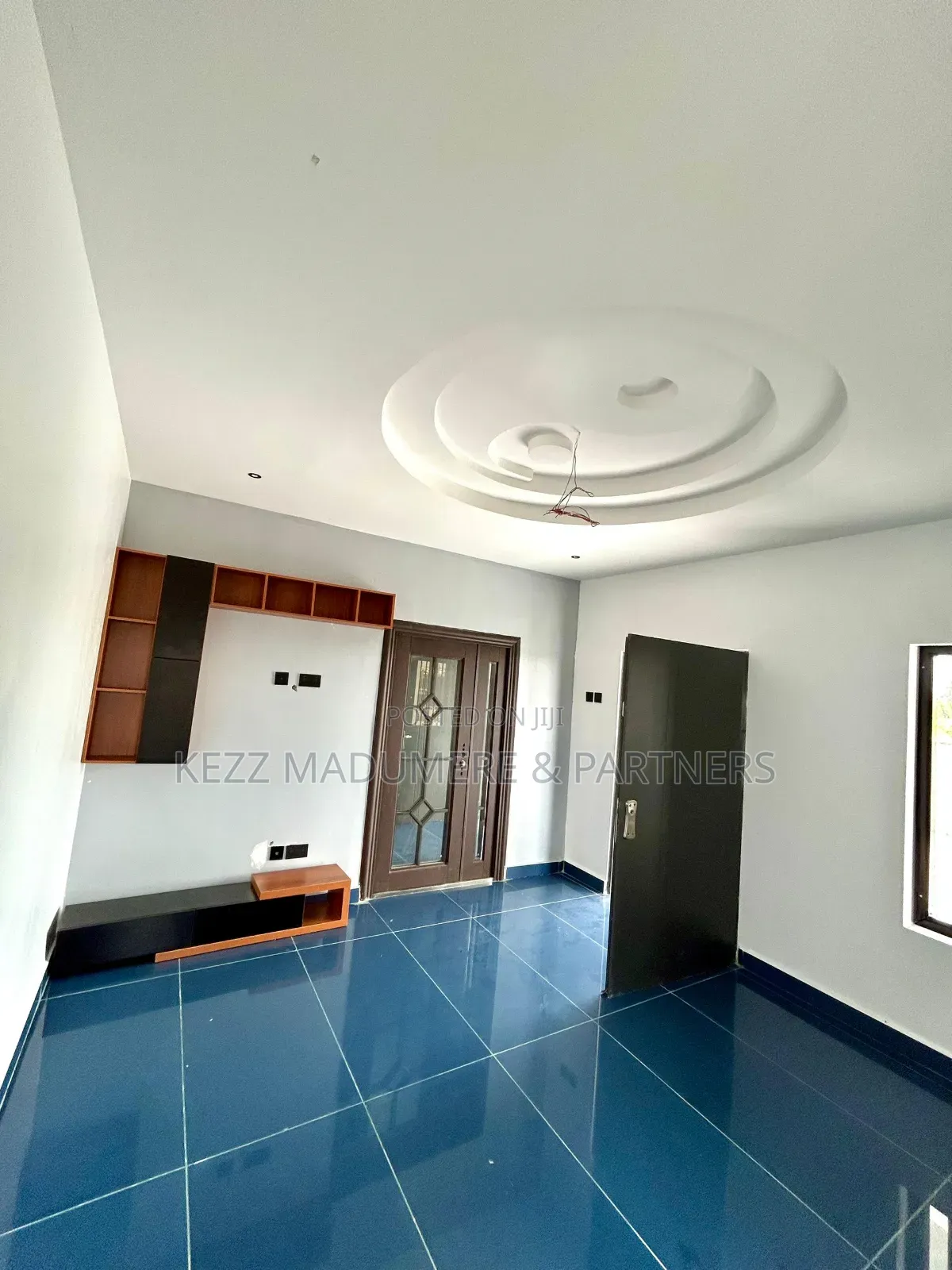 4bdrm Duplex in Hilltop Estate New for sale
