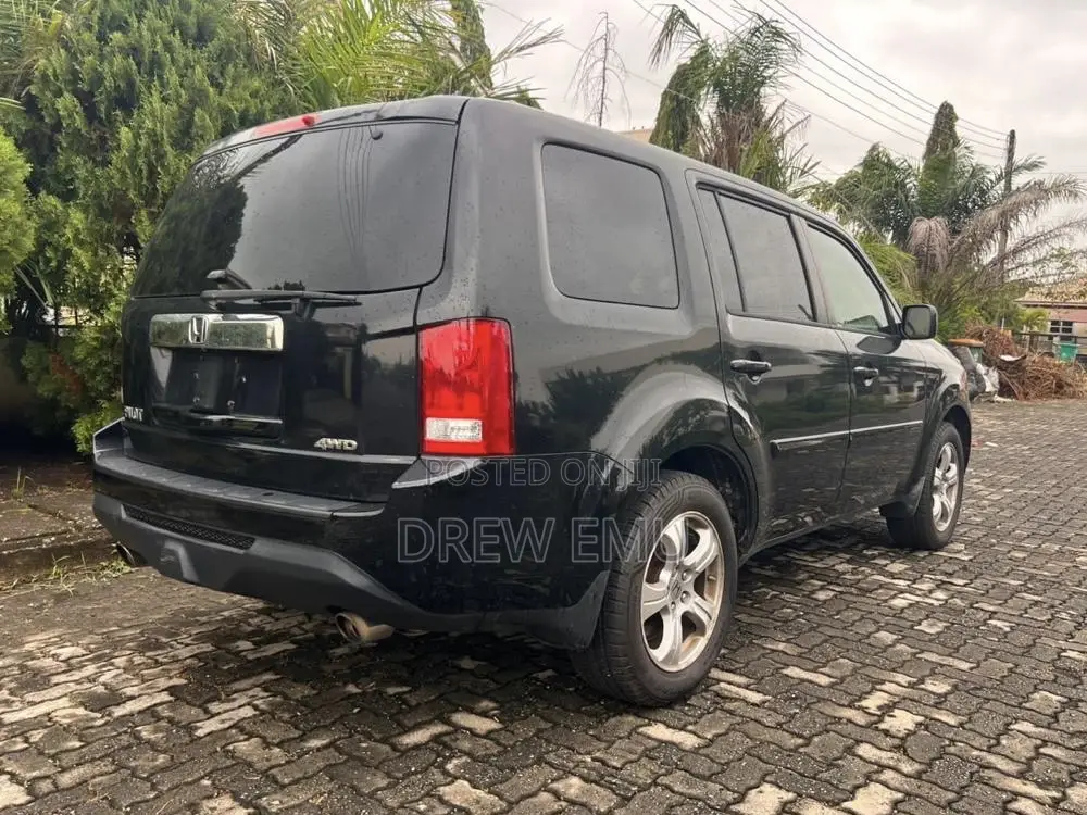 Honda Pilot LX 4dr SUV (3.5L 6cyl 5A) 2012 Black