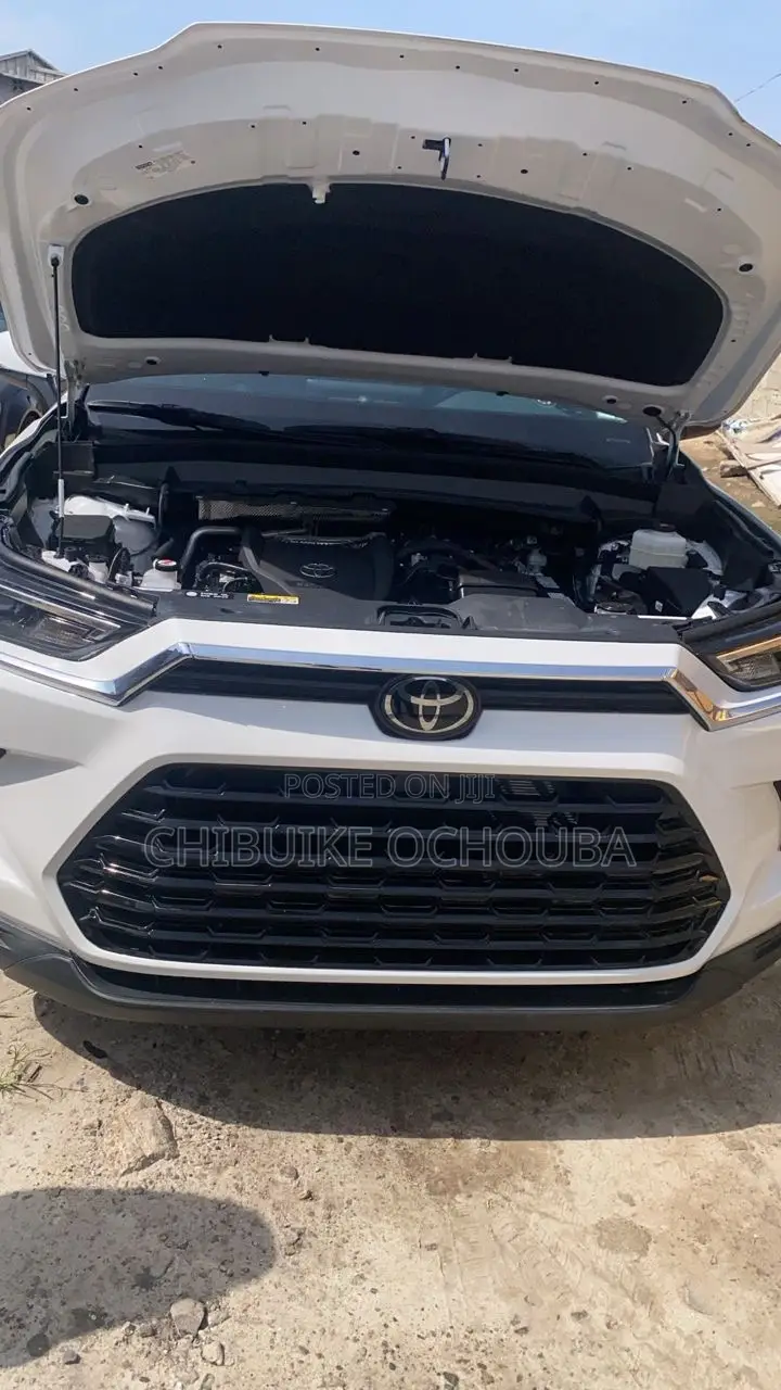 Toyota Grand Highlander XLE AWD 2024 White