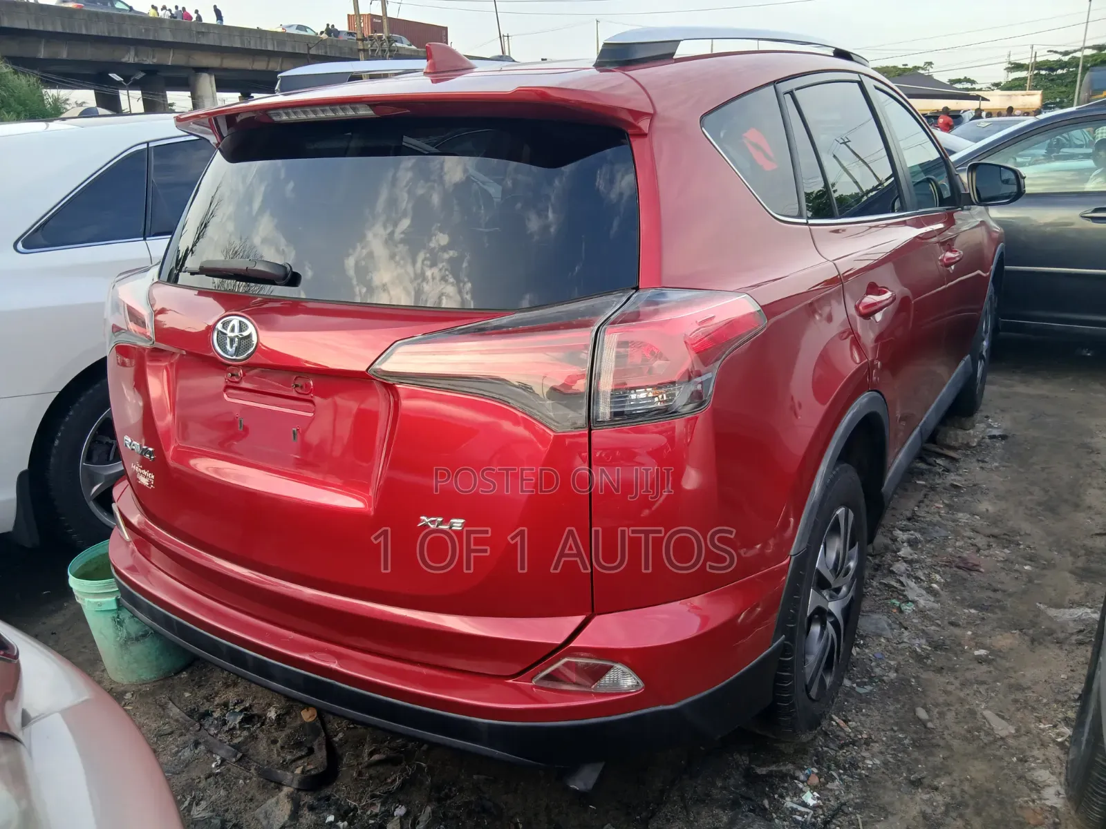 Toyota RAV4 XLE AWD (2.5L 4cyl 6A) 2016 Red