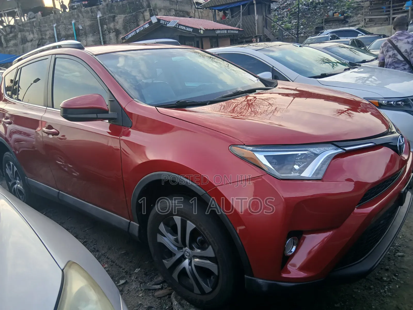 Toyota RAV4 XLE AWD (2.5L 4cyl 6A) 2016 Red