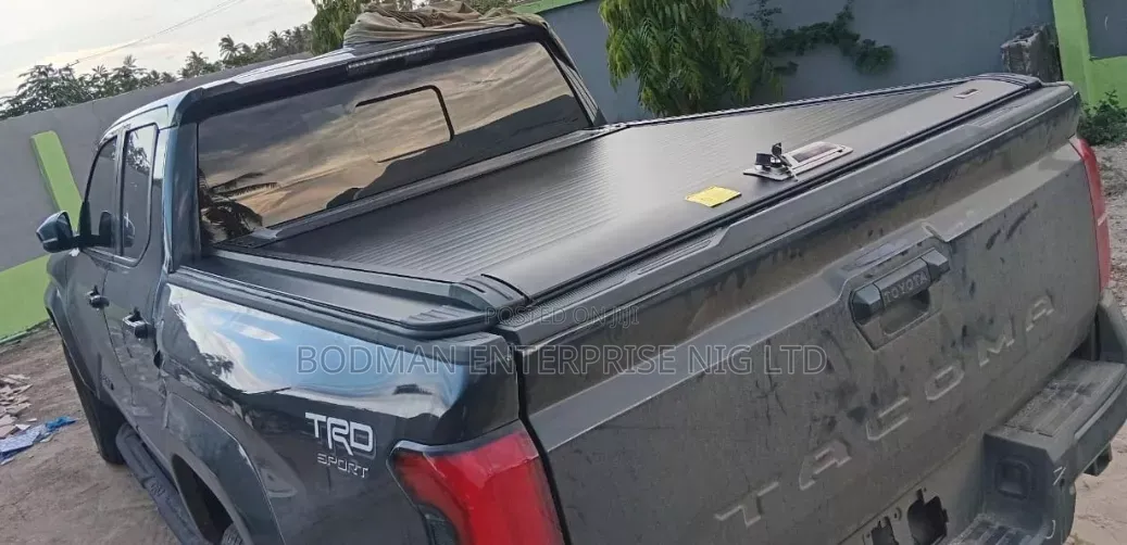 Manual Retractable Boot Cover for Toyota Tacoma 2024 Model ?! %7