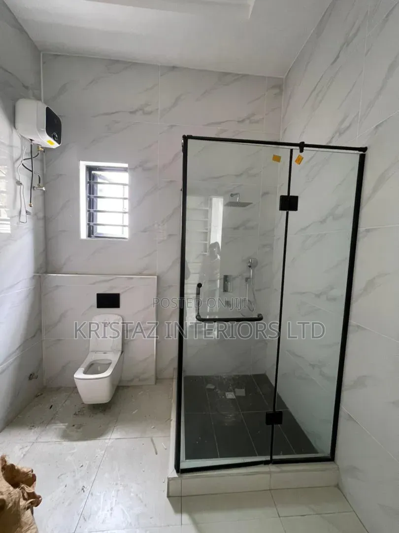 5bdrm Duplex in Osapa london for sale