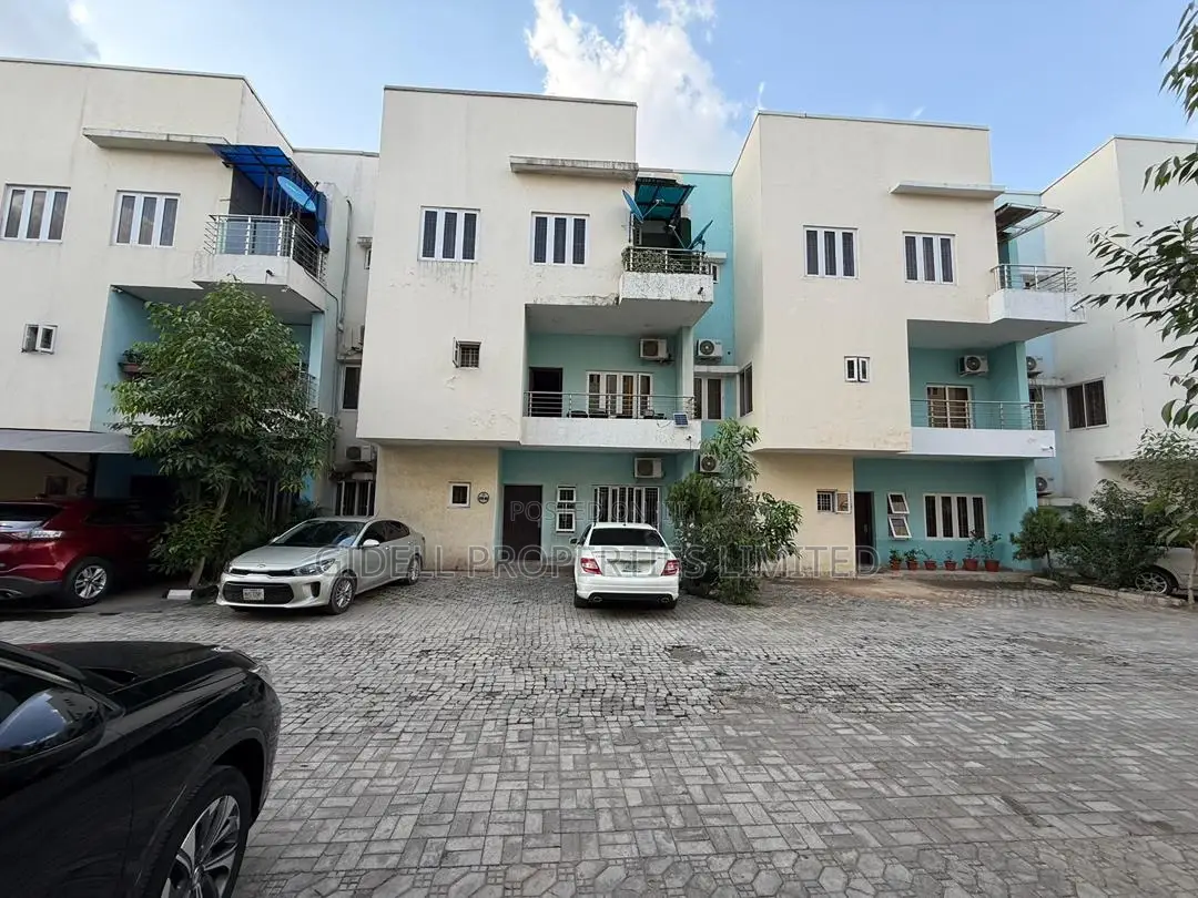 6bdrm Townhouse/Terrace in Wuye for sale