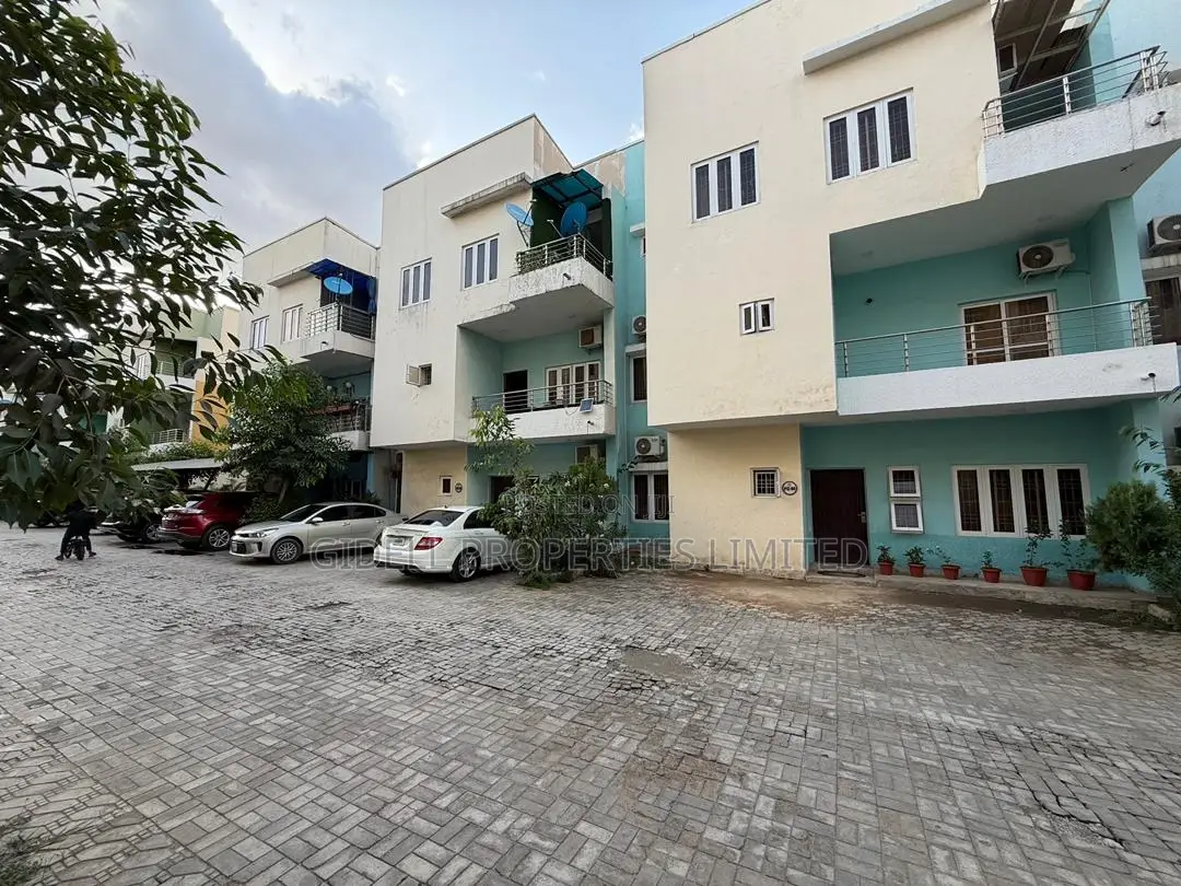 6bdrm Townhouse/Terrace in Wuye for sale