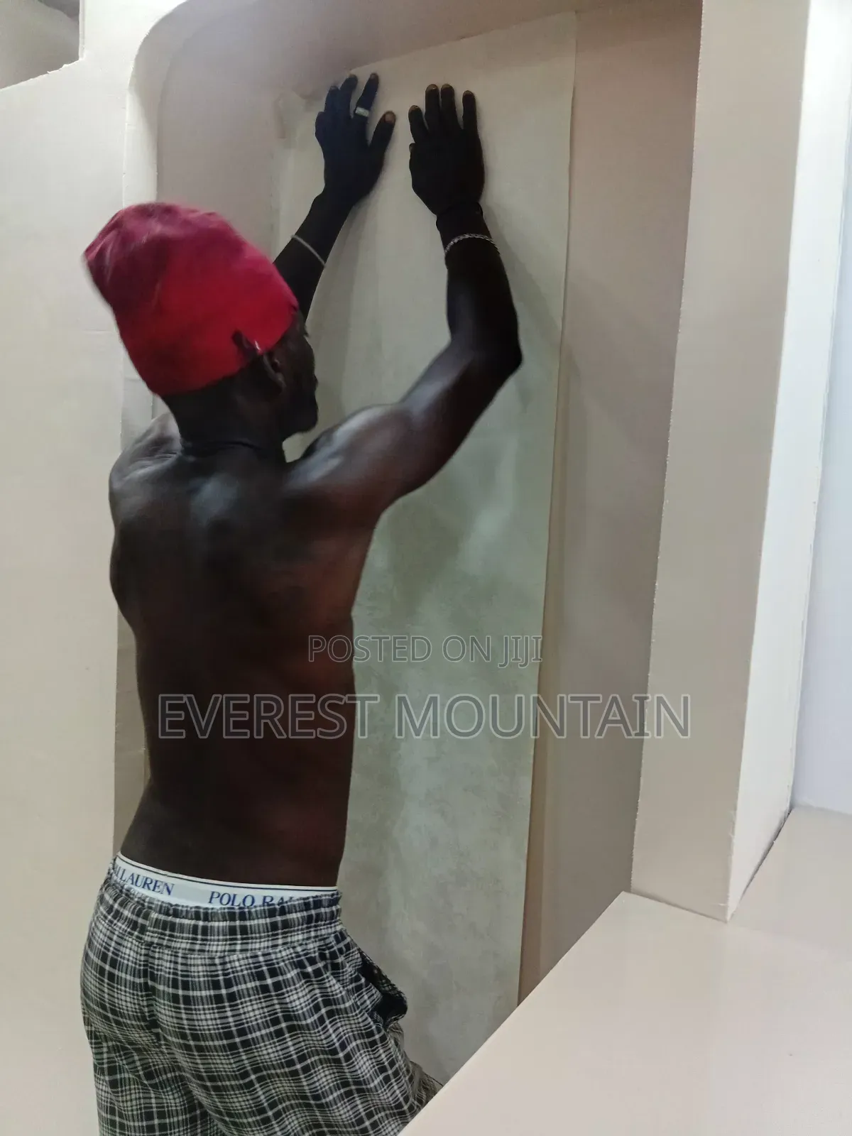 Expert on Wall Paper at Lekki Vi Ikoyi