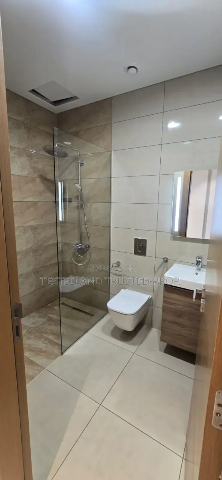 2bdrm Apartment in Azuri Tower Ecko for rent