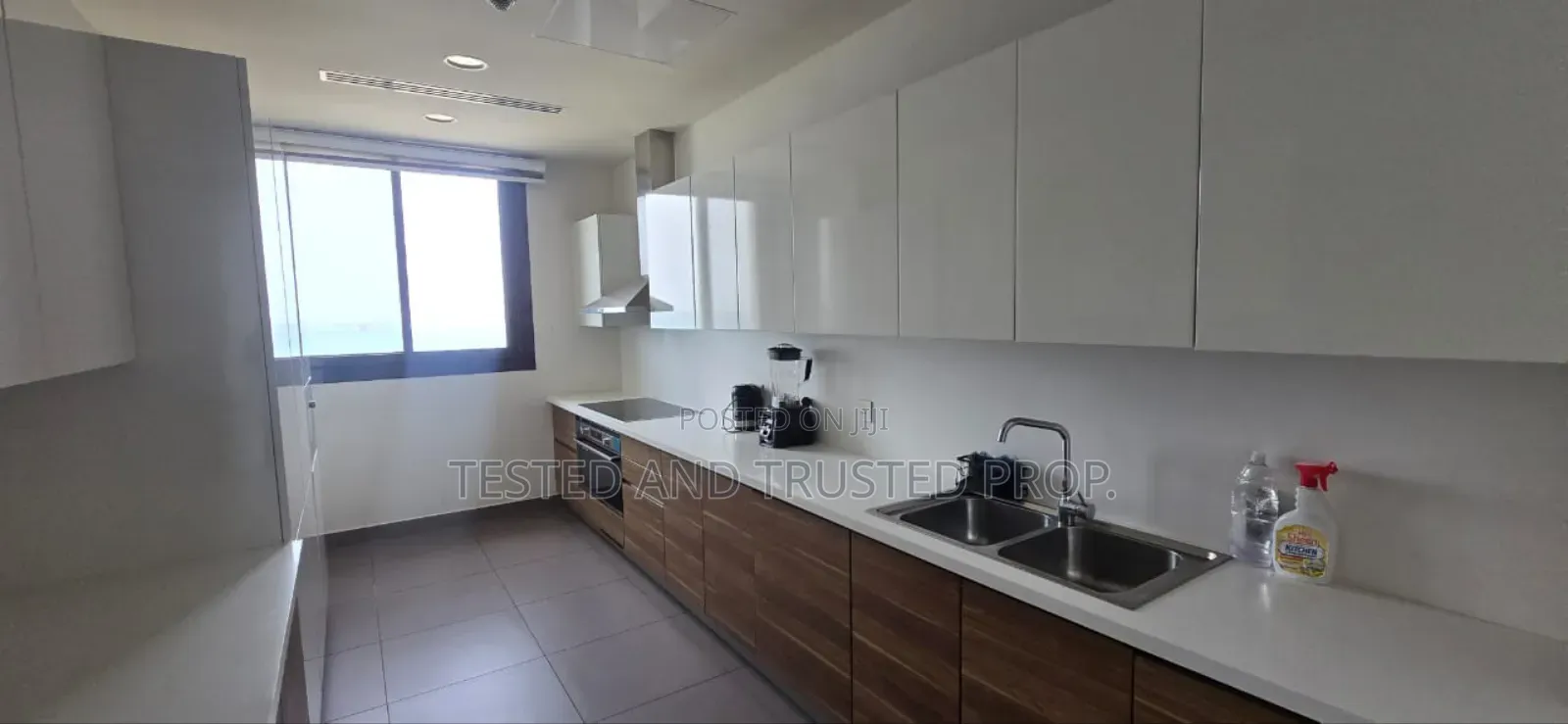 2bdrm Apartment in Azuri Tower Ecko for rent