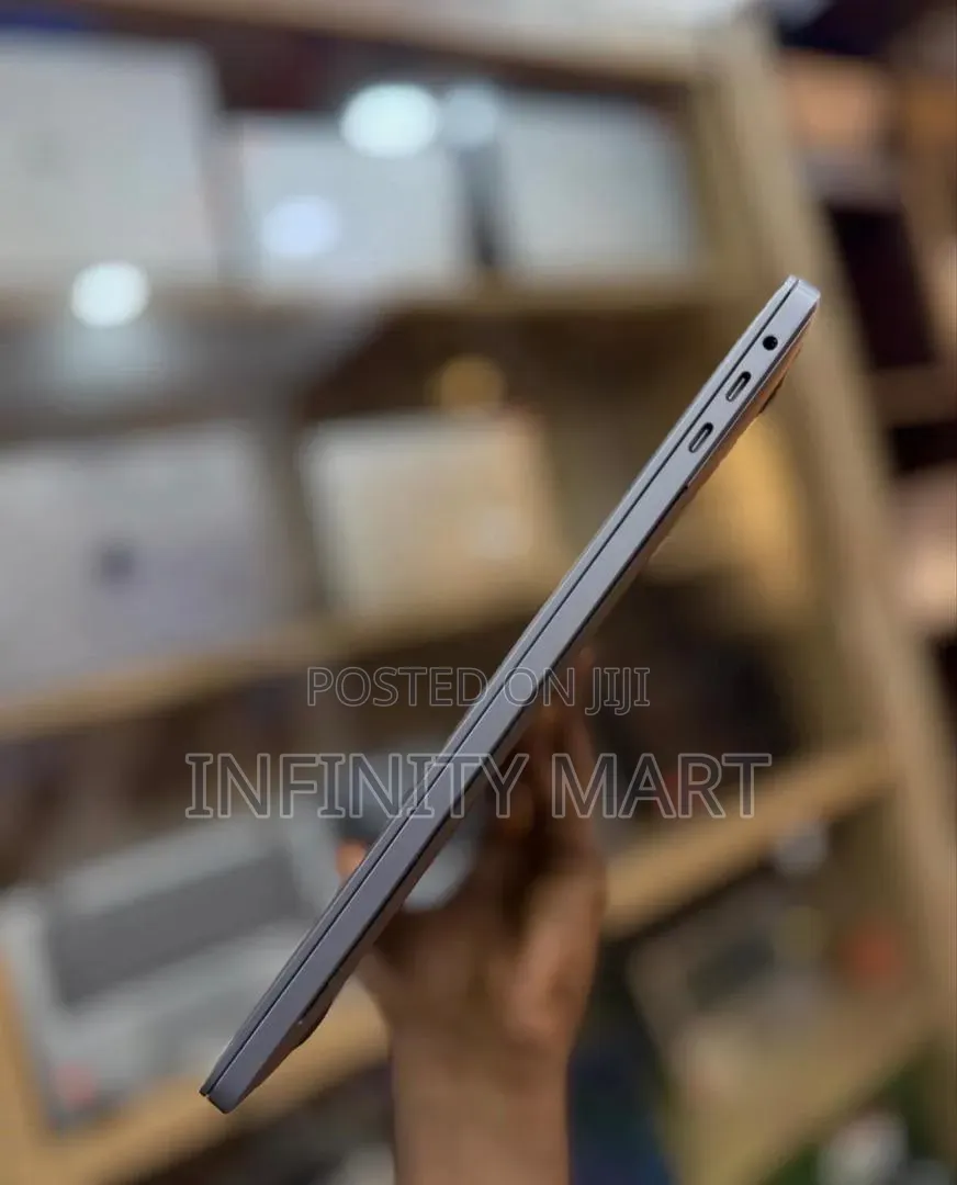 Laptop Apple MacBook 2018 8GB Intel Core i5 SSD 256GB