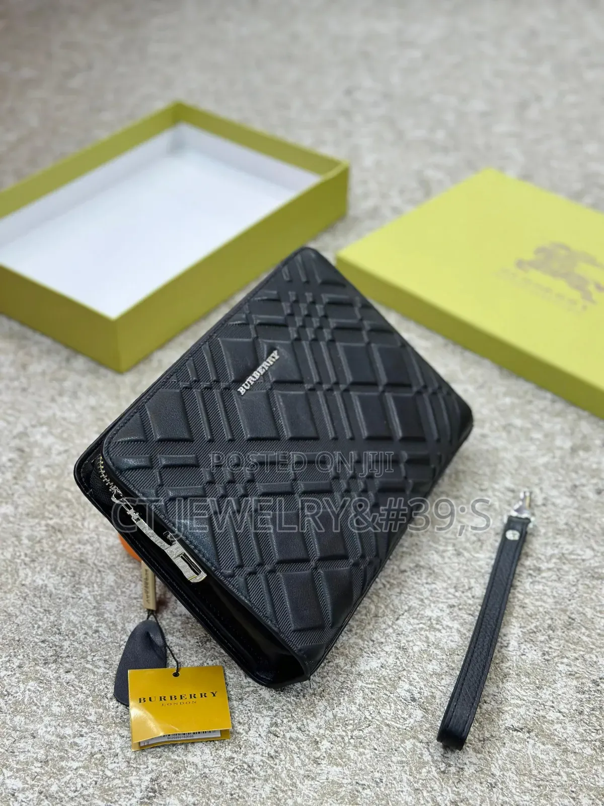 Original Designer Style Gucci Clutch Bag Black Leather, Zip With Strap
