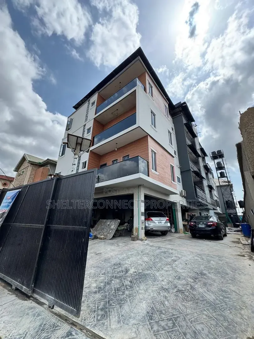 3bdrm Apartment in Sabo / Yaba for sale