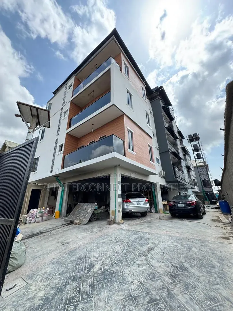 3bdrm Apartment in Sabo / Yaba for sale