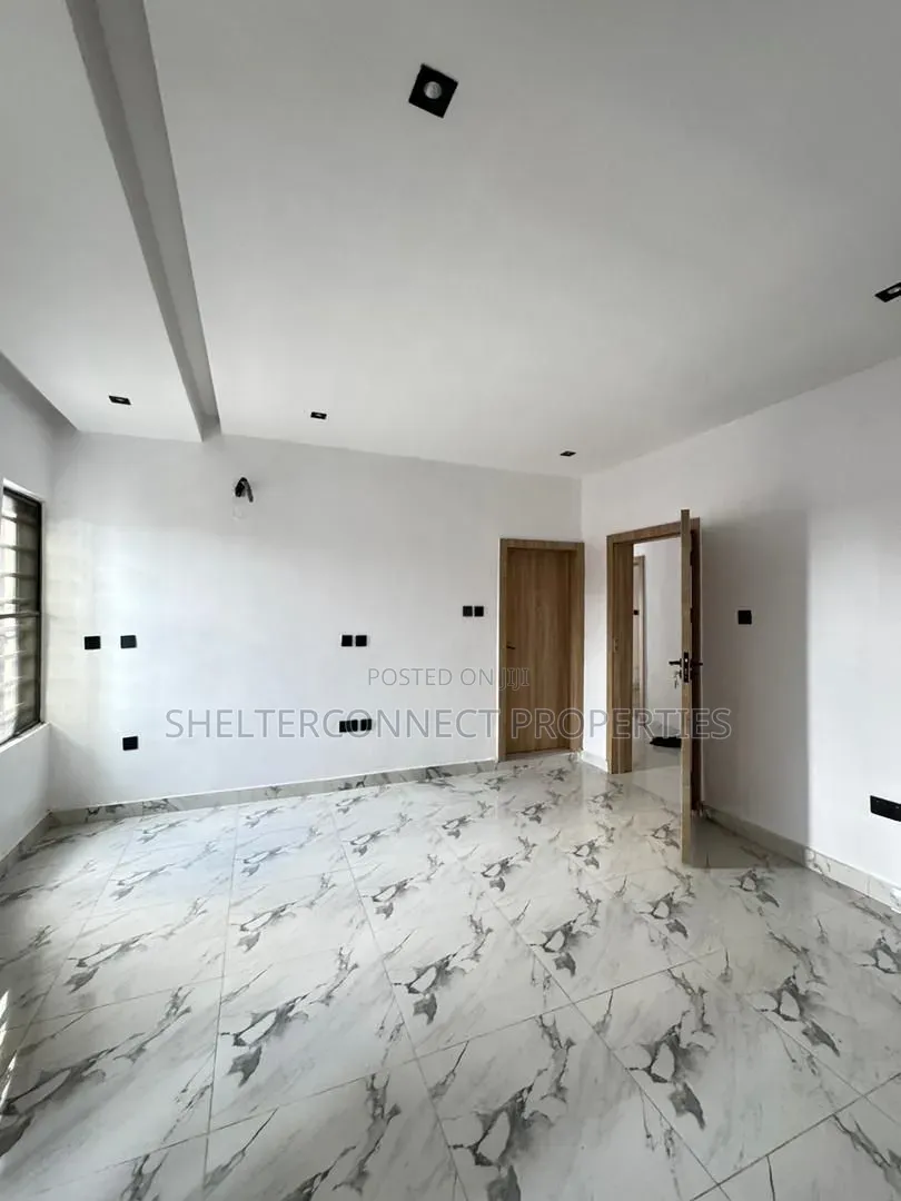 3bdrm Apartment in Sabo / Yaba for sale