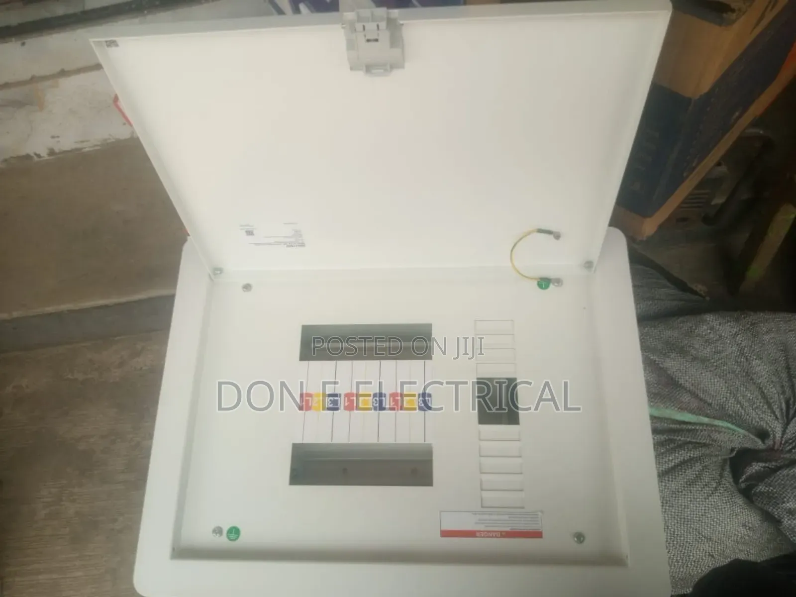 Schneider Distribution Board D6 3phase