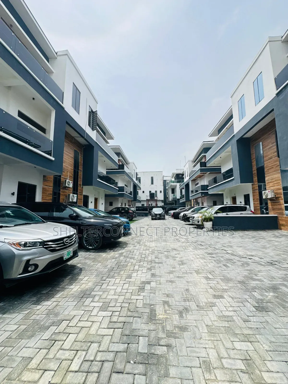 5bdrm Duplex in Lekki Phase 1 for rent