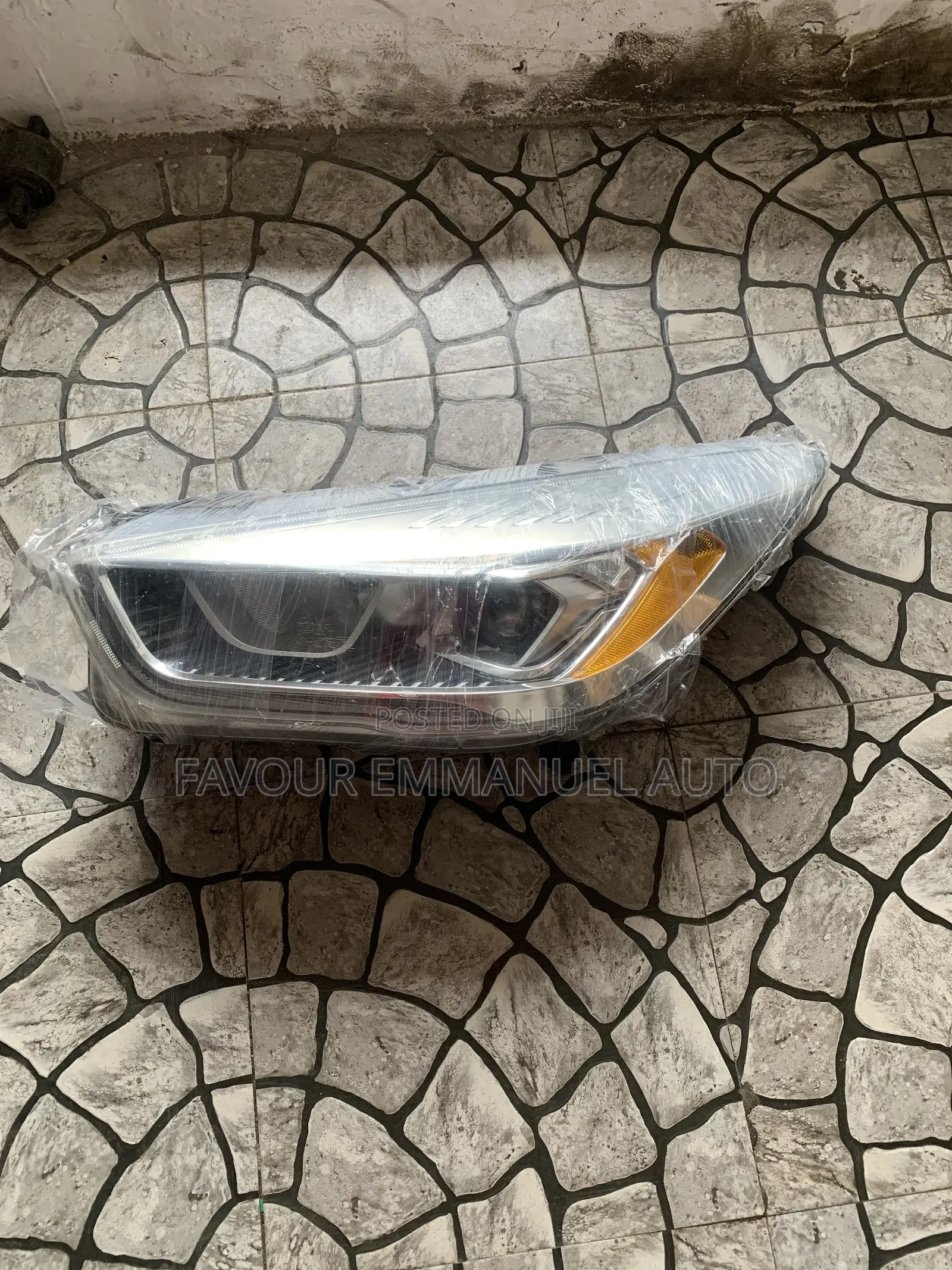 Headligh Ford Escape 2017