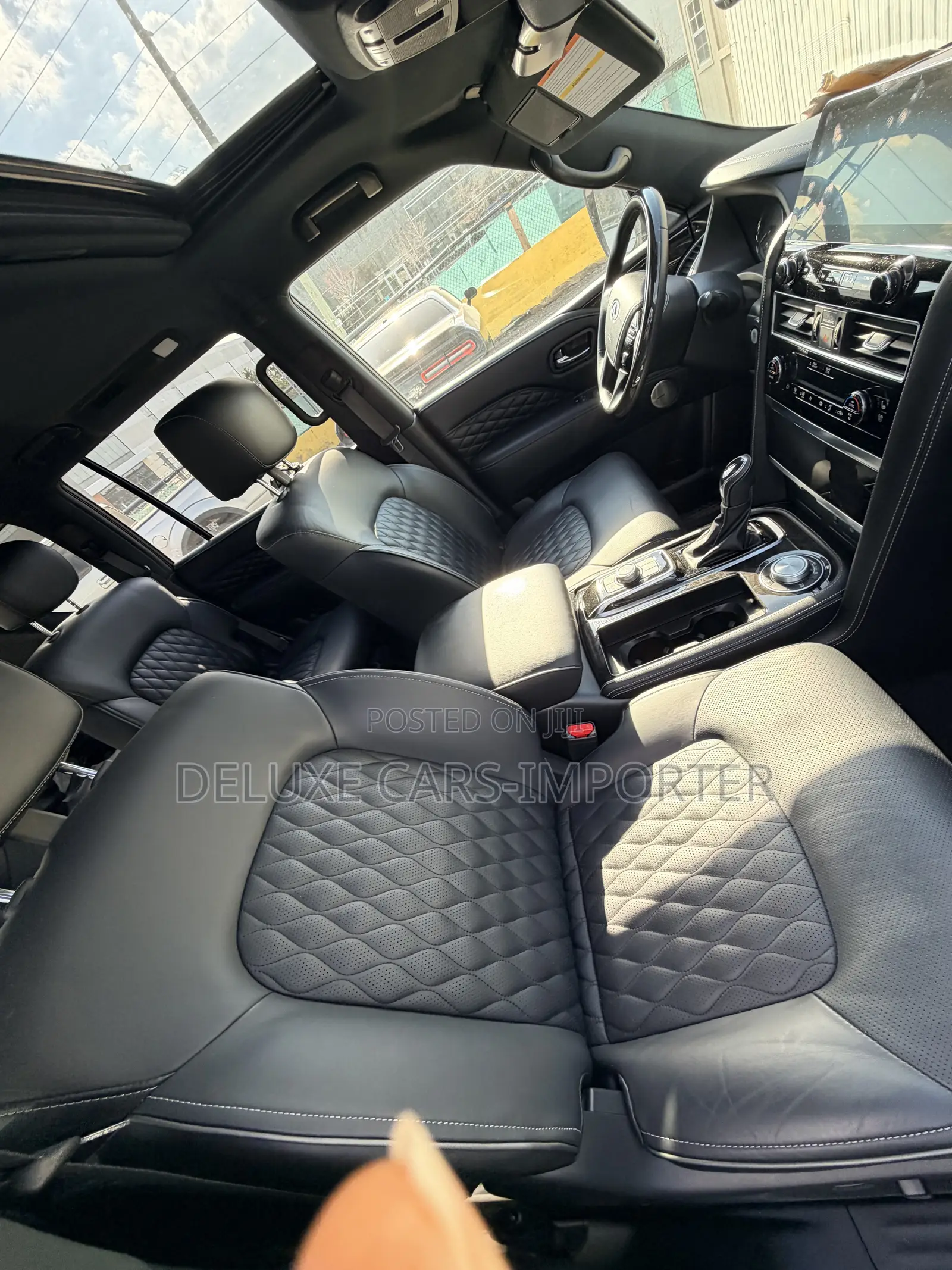 Infiniti QX80 PREMIUM SELECT 4WD 2023 White