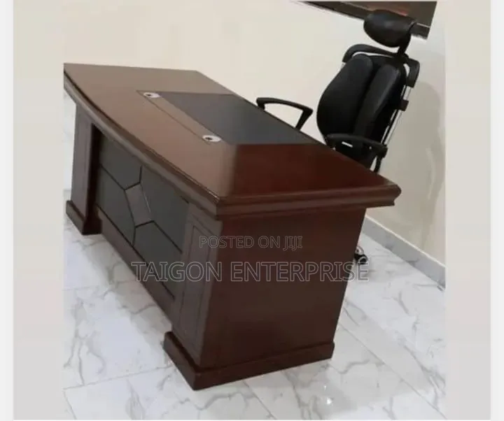 Classy Office Table